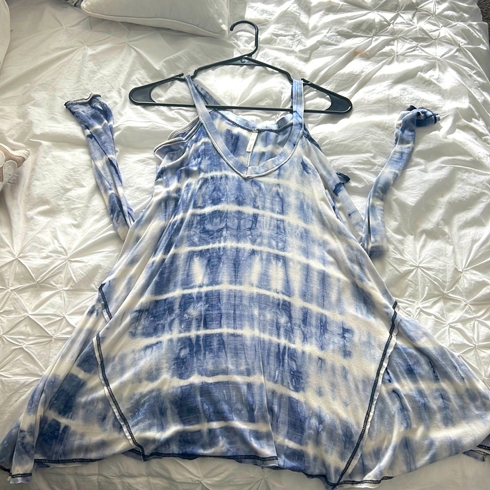 Off the shoulder with long sleeves top